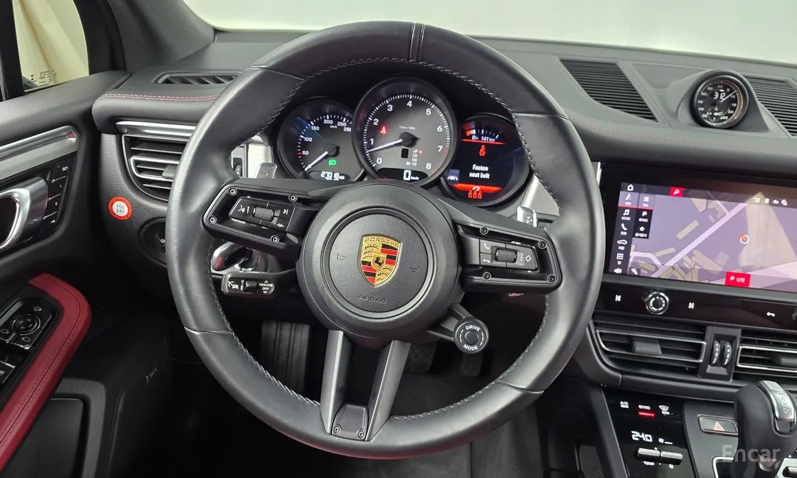 Фото 13 - Porsche Macan
