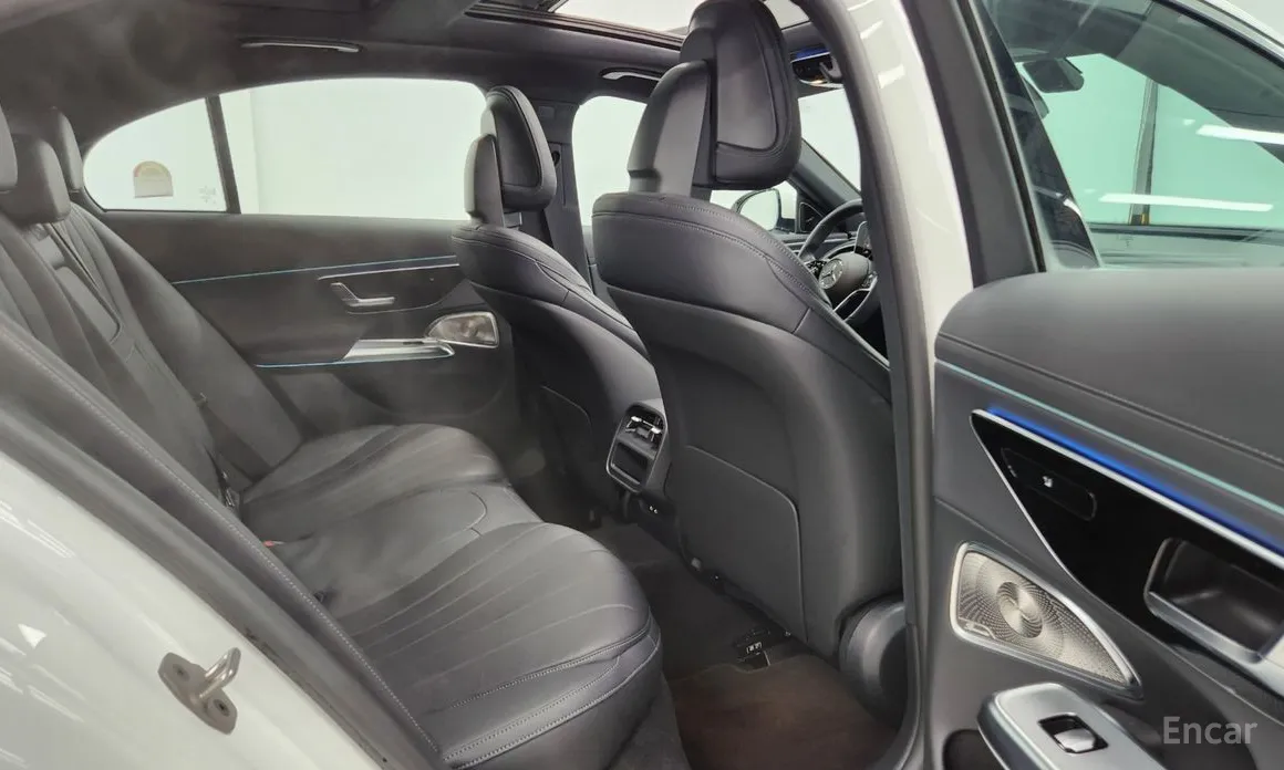 Фото 10 - Mercedes-Benz E-Class