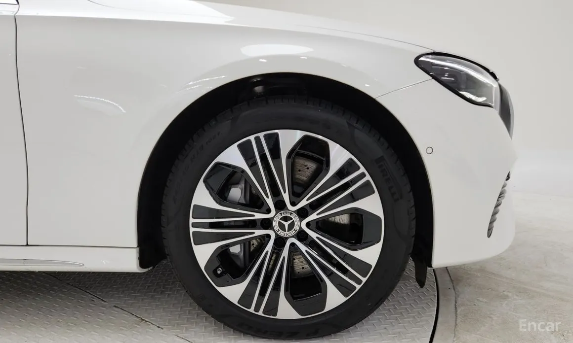 Фото 5 - Mercedes-Benz E-Class