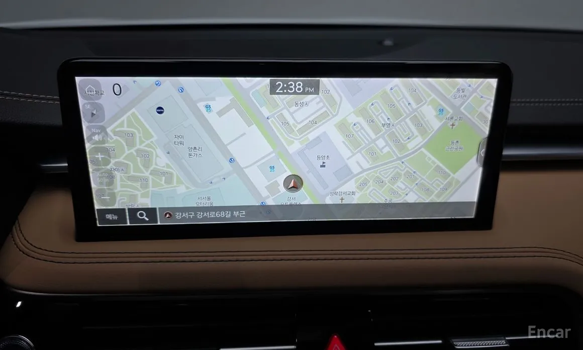 Фото 14 - Genesis G70