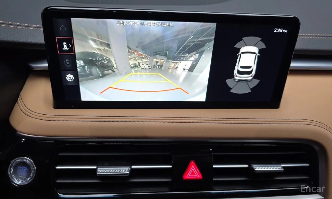 Фото 15 - Genesis G70