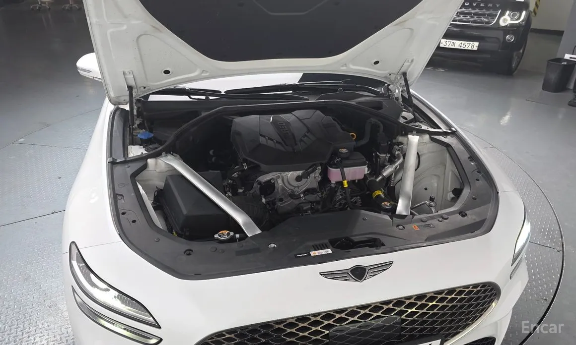 Фото 6 - Genesis G70