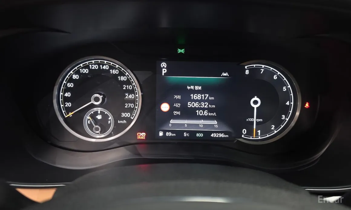 Фото 8 - Genesis G70