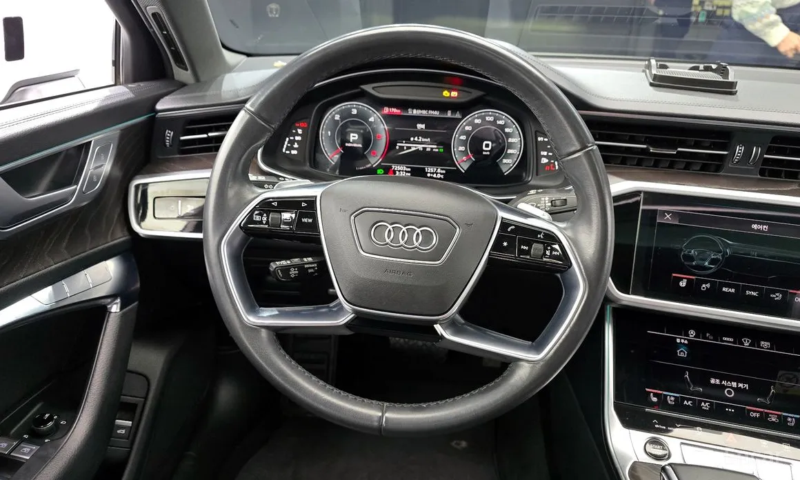 Фото 14 - Audi A6