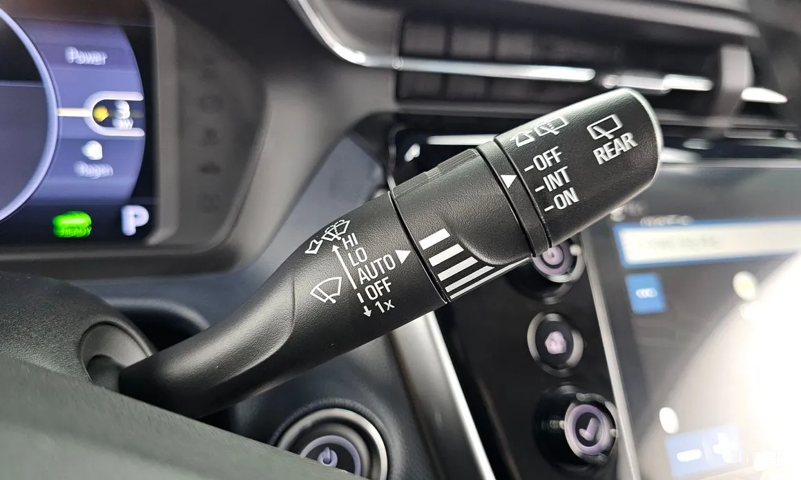 Фото 18 - Chevrolet Bolt EUV