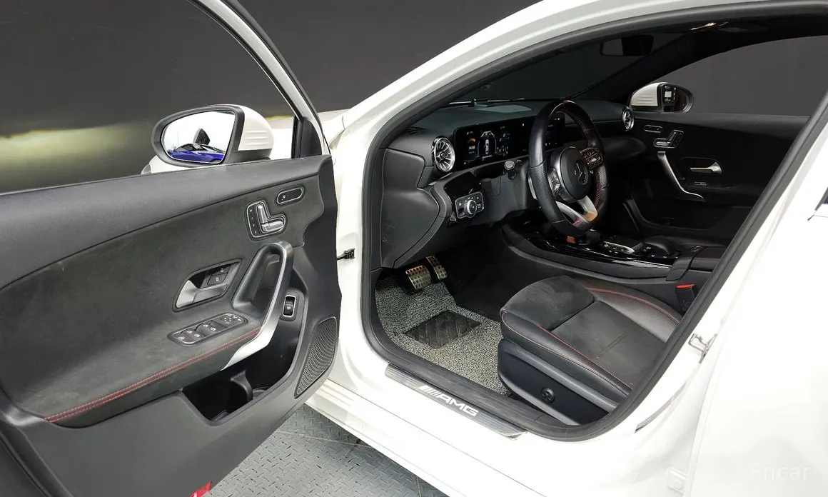 Фото 10 - Mercedes-Benz A-Class