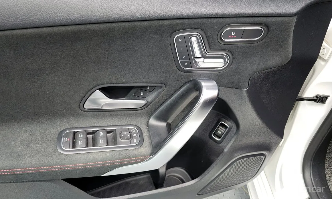 Фото 19 - Mercedes-Benz A-Class