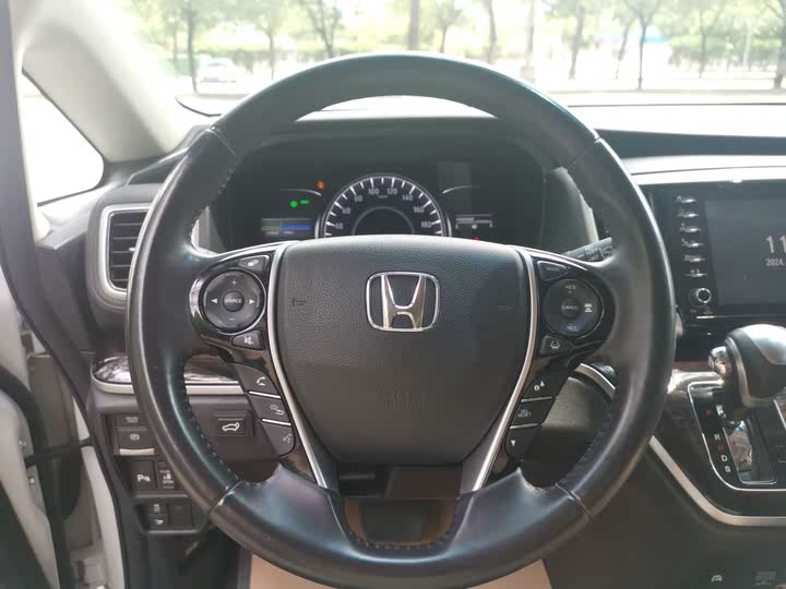 Фото 11 - Honda Odyssey