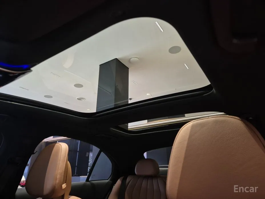 Фото 19 - Mercedes-Benz E-Class