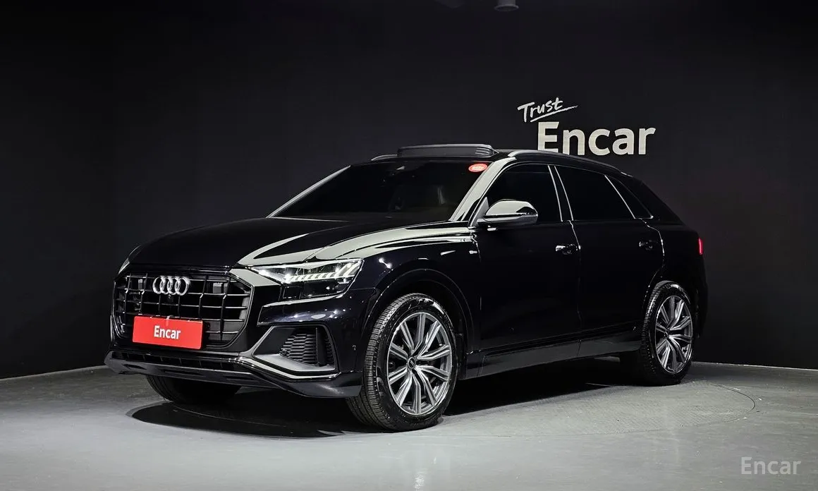 Фото 1 - Audi Q8