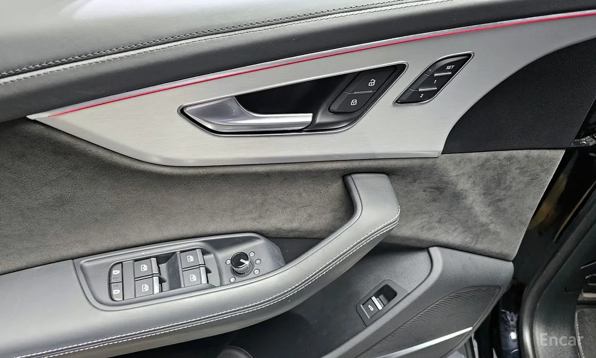 Фото 14 - Audi Q8