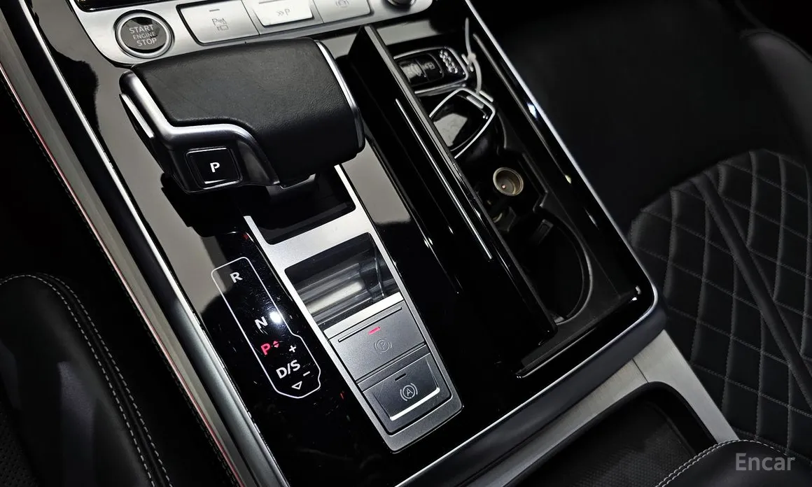 Фото 9 - Audi Q8