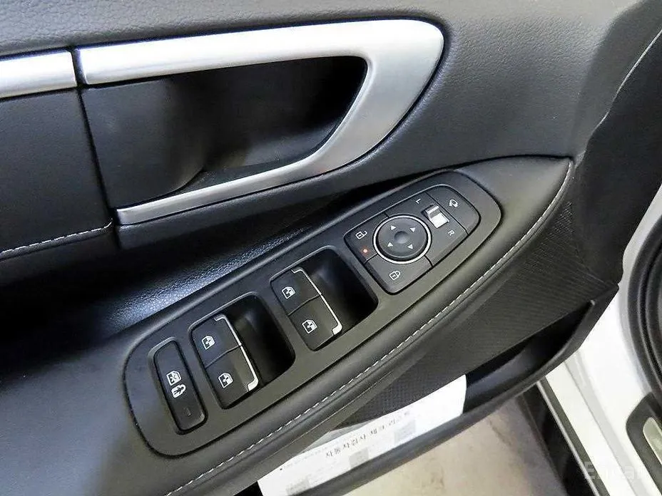 Фото 13 - Hyundai Sonata