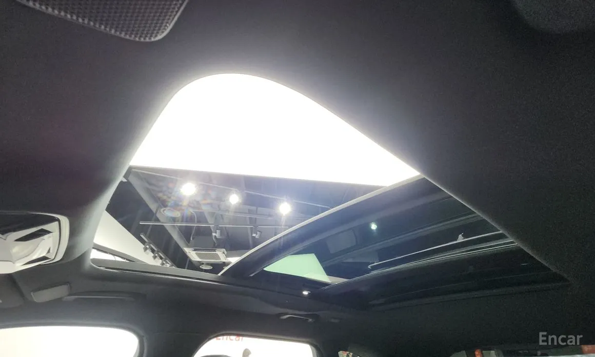 Фото 18 - Land Rover Range Rover Velar