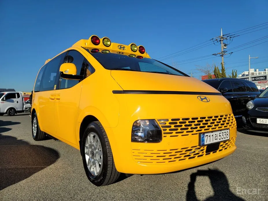 Фото 3 - Hyundai Staria