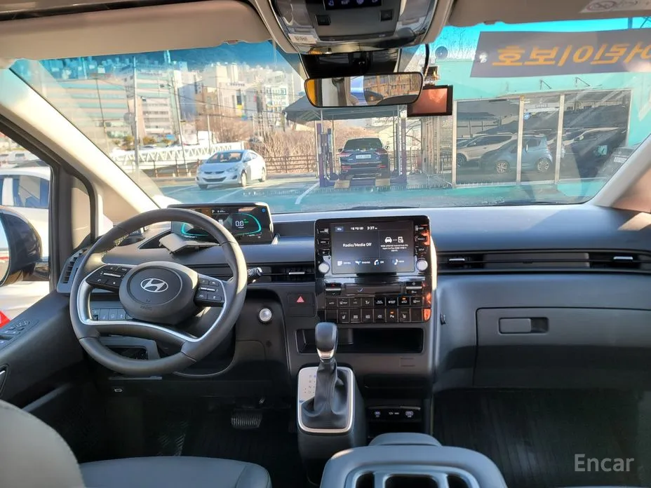 Фото 8 - Hyundai Staria