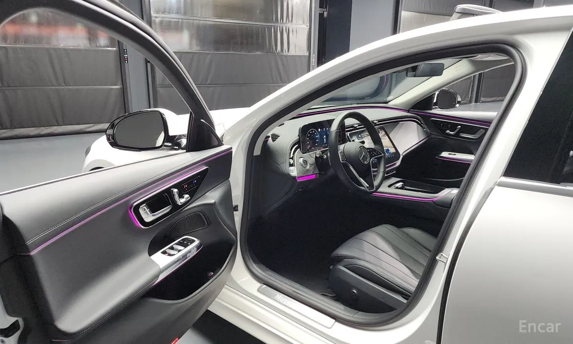 Фото 10 - Mercedes-Benz E-Class