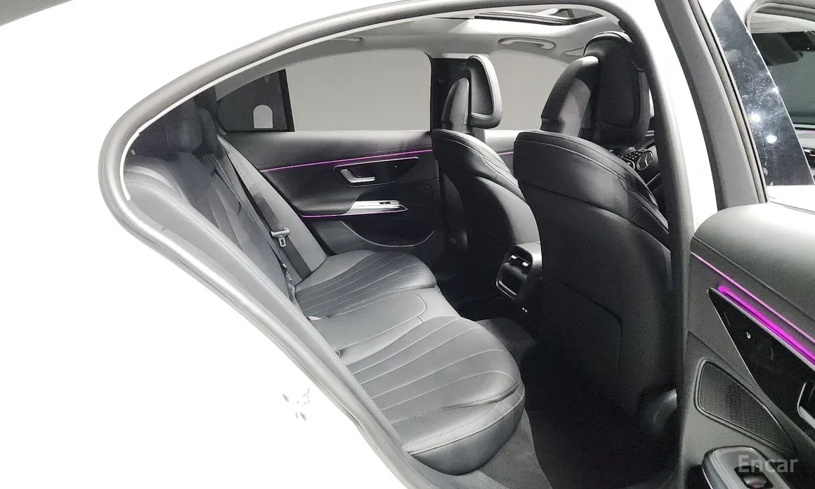 Фото 12 - Mercedes-Benz E-Class