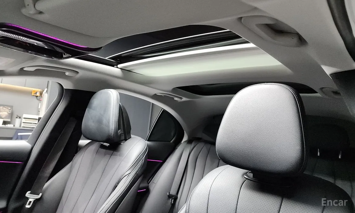 Фото 18 - Mercedes-Benz E-Class