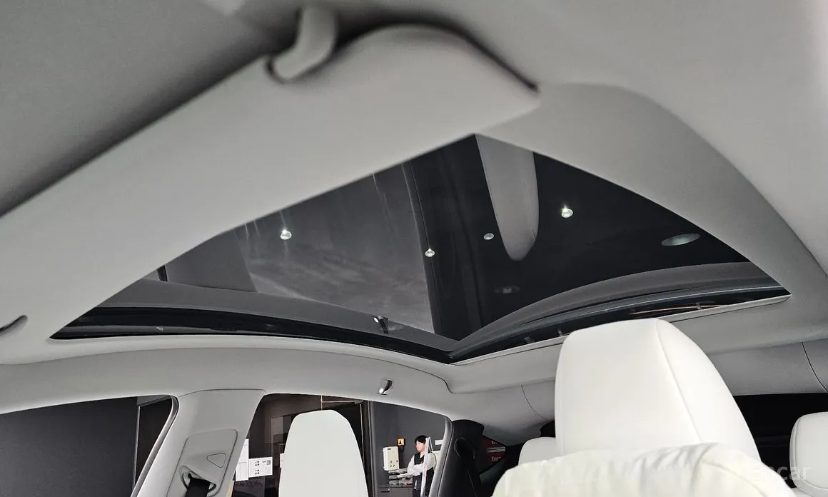 Фото 17 - Tesla Model Y