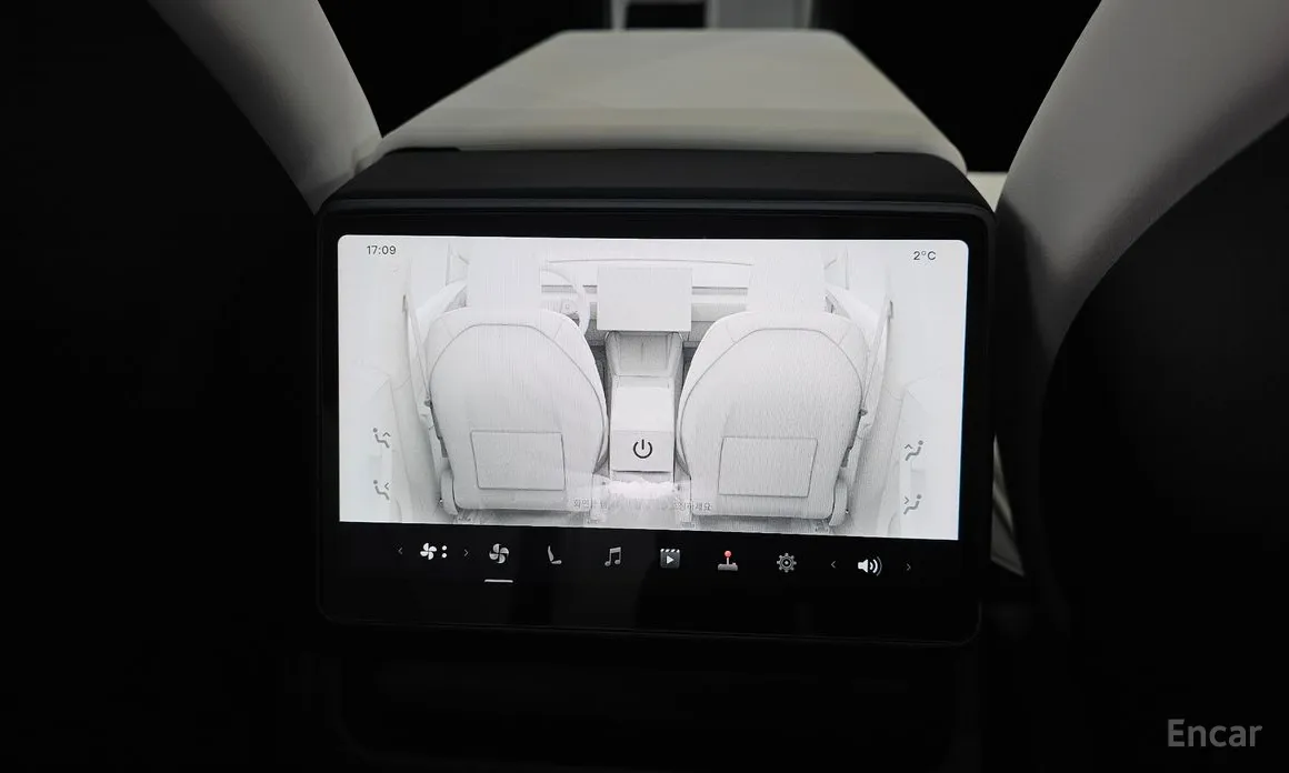 Фото 19 - Tesla Model Y