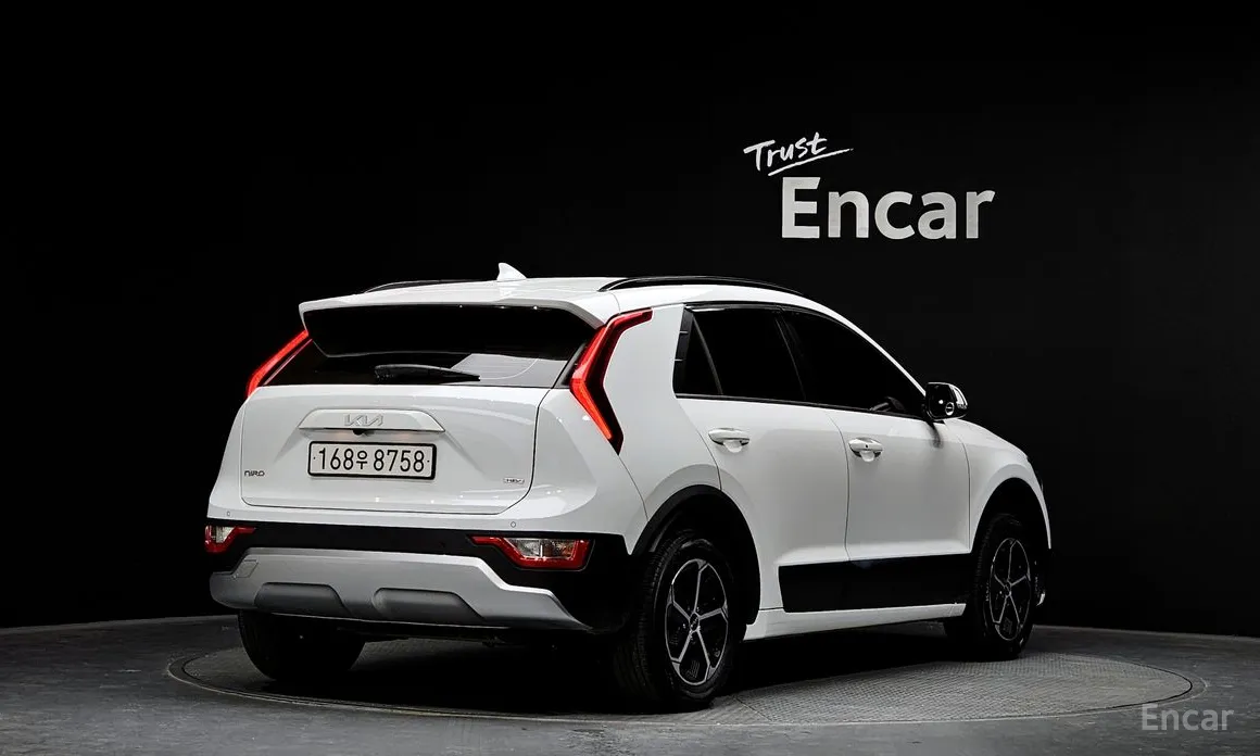 Фото 2 - Kia Niro