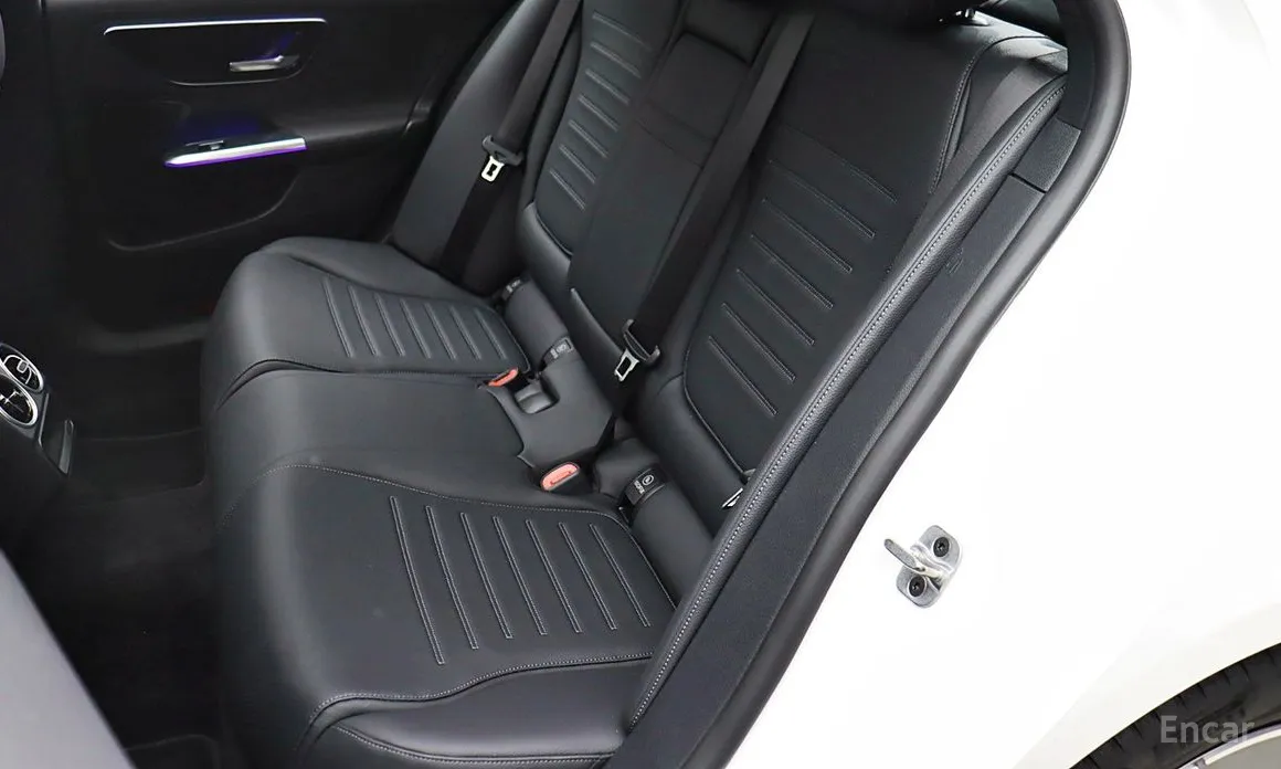 Фото 11 - Mercedes-Benz C-Class