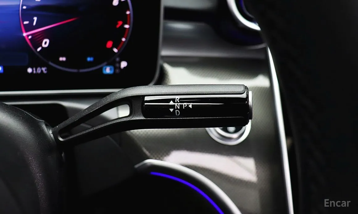 Фото 13 - Mercedes-Benz C-Class