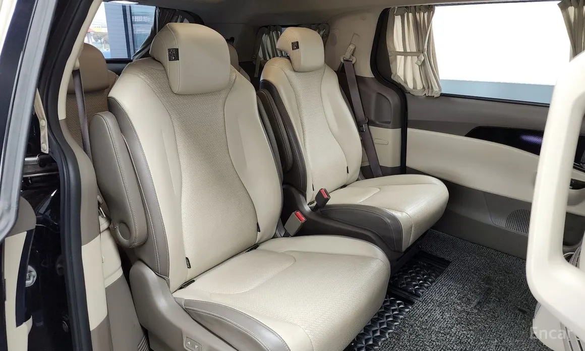 Фото 12 - Kia Carnival