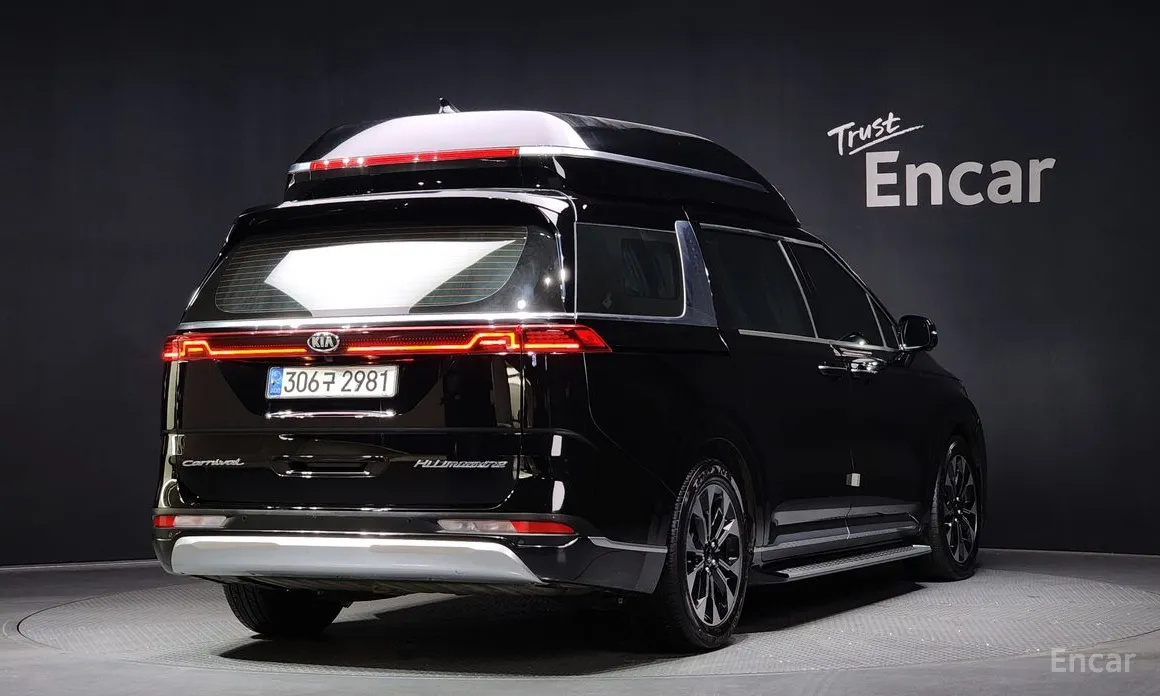 Фото 2 - Kia Carnival