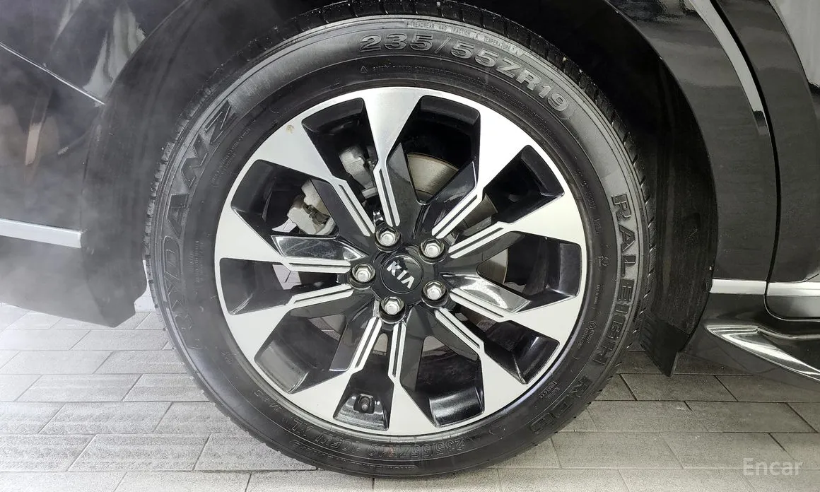 Фото 5 - Kia Carnival