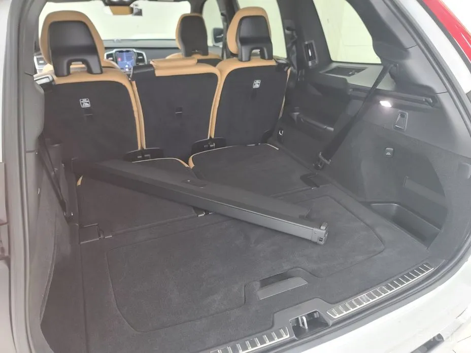 Фото 13 - Volvo XC90