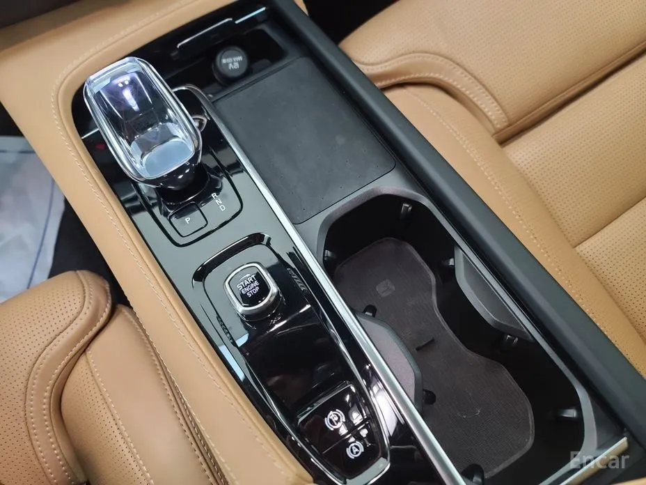 Фото 18 - Volvo XC90