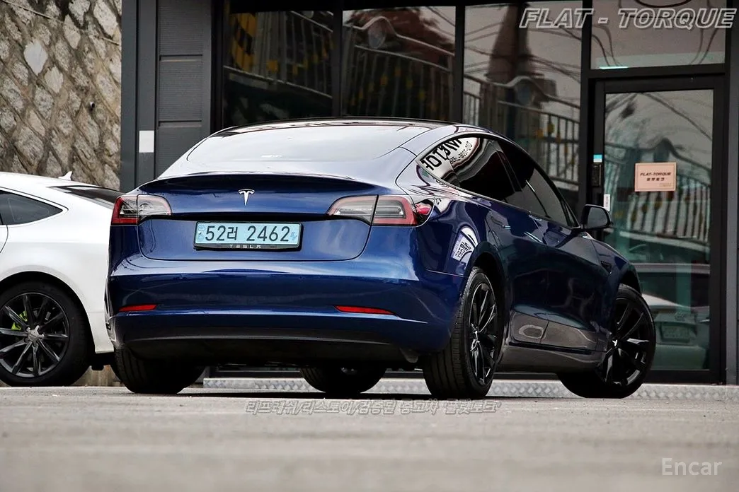 Фото 2 - Tesla Model 3