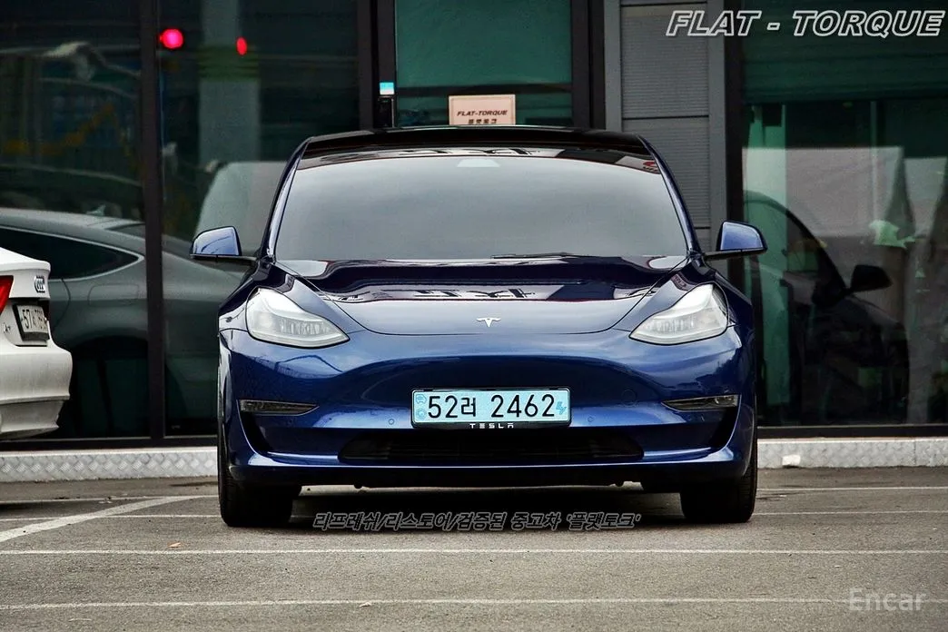Фото 3 - Tesla Model 3