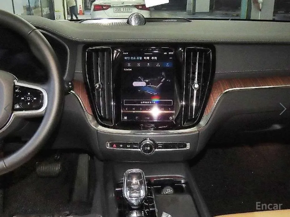 Фото 11 - Volvo V60