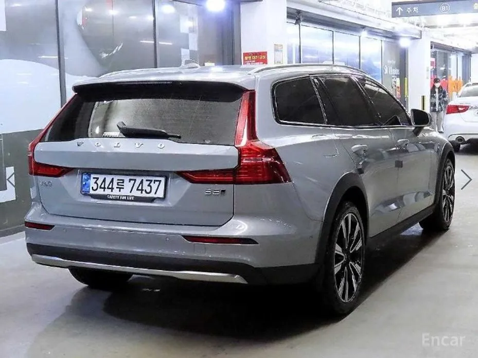 Фото 5 - Volvo V60