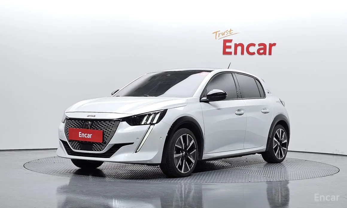 Фото 1 - Peugeot 208