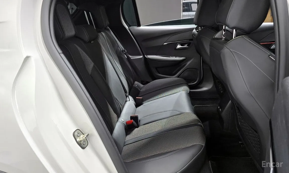 Фото 12 - Peugeot 208