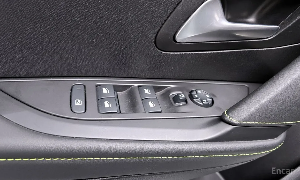 Фото 19 - Peugeot 208