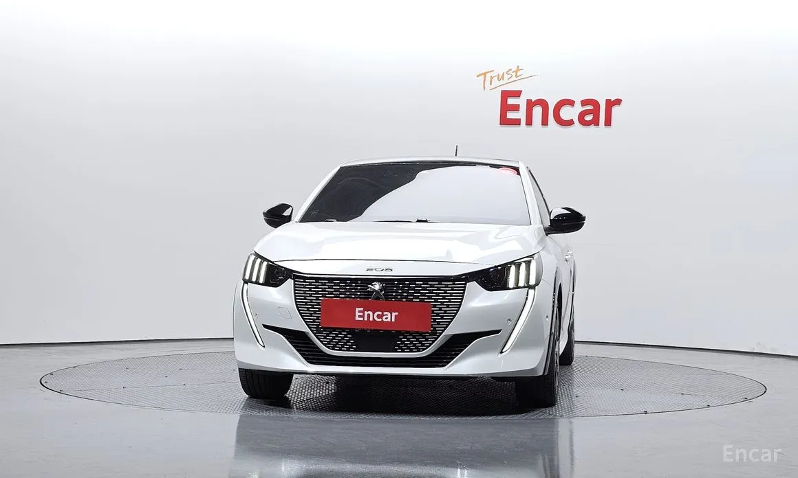 Фото 3 - Peugeot 208