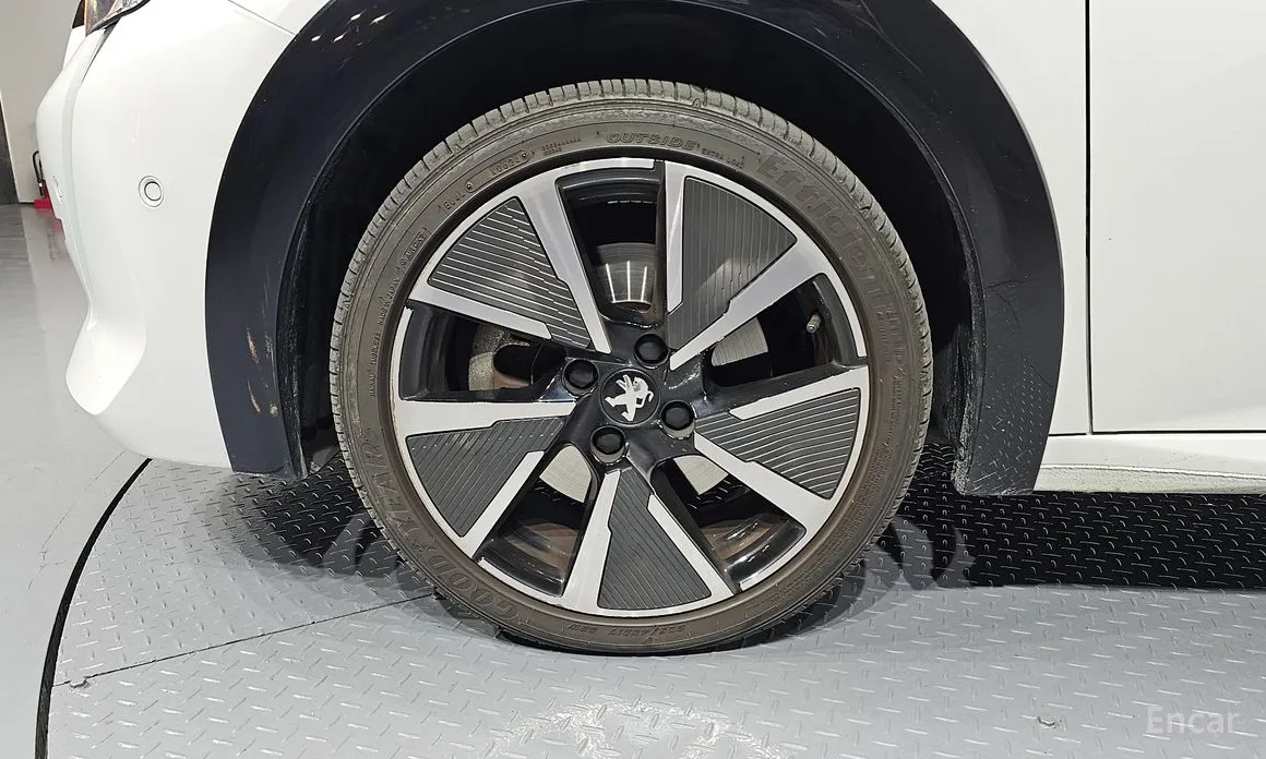 Фото 5 - Peugeot 208