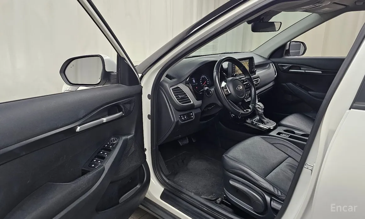 Фото 10 - Kia Seltos