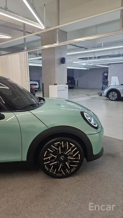 Фото 2 - Mini Cooper