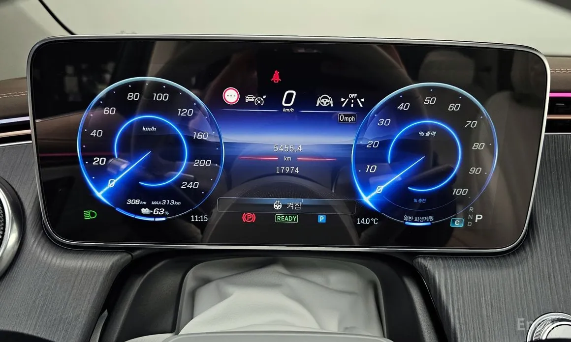 Фото 8 - Mercedes-Benz EQS