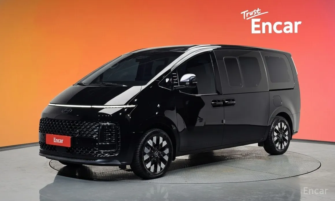 Фото 1 - Hyundai Staria