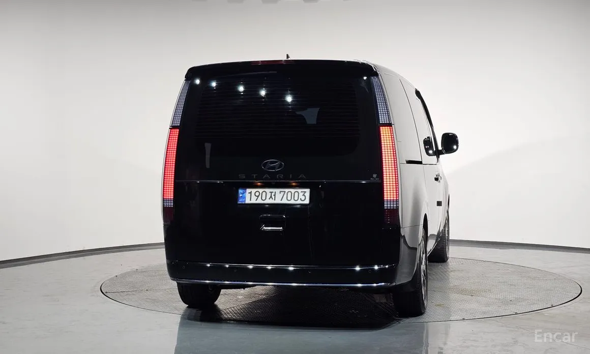 Фото 4 - Hyundai Staria