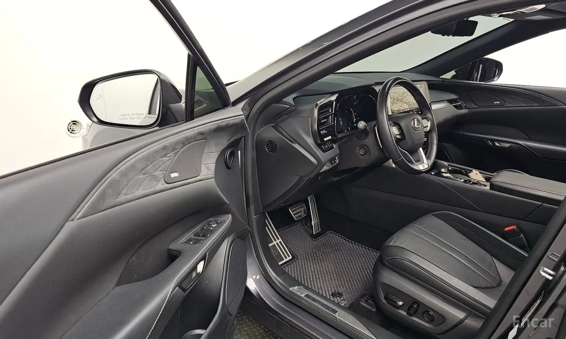 Фото 10 - Lexus RX