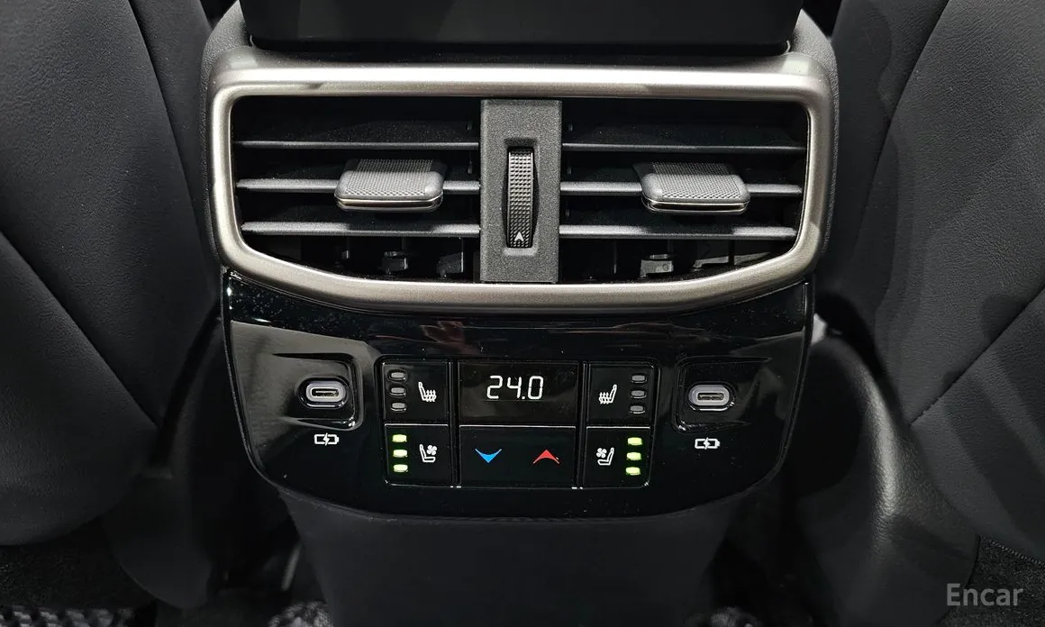 Фото 19 - Lexus RX