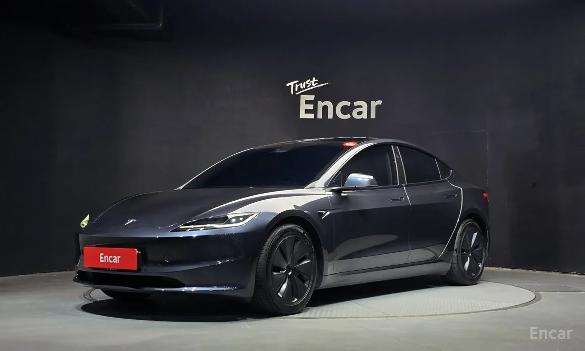 Фото 1 - Tesla Model 3